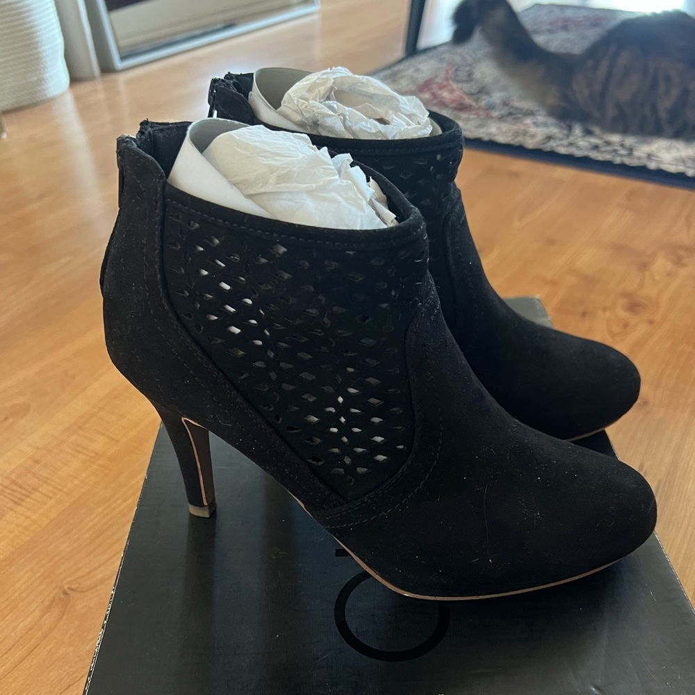 KSTUDIO black heeled bootie